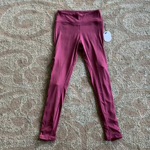 express one eleven Cut-Out Side Leggings - Picture 10 of 12